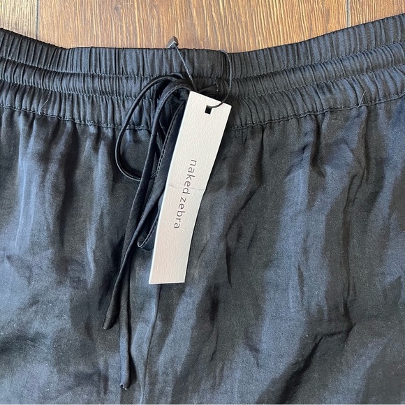 🆕 Naked Zebra Elastic Waist Satin Shorts SZ LG - Picture 3 of 6